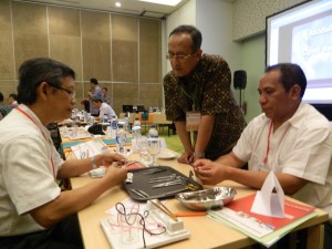 hayo,,,pasang yg bener...:D